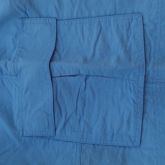 Lands End Blue Cargos Style Shorts Size Medium - Picture 5 of 12